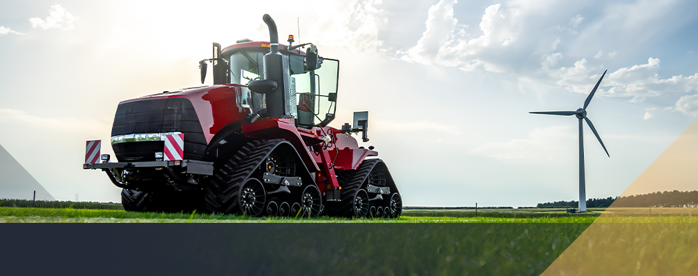 Nowoczesny traktor na polu